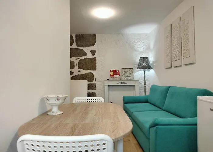 R3 - Village In Campanha